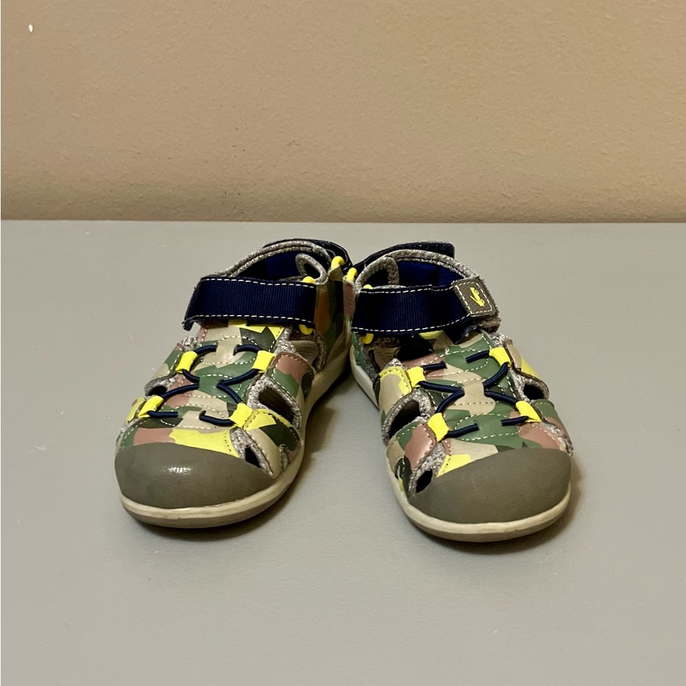 See Kai Run Lincoln IV Sandals, Green/Brown Camouflage - Size 11 (GUC)